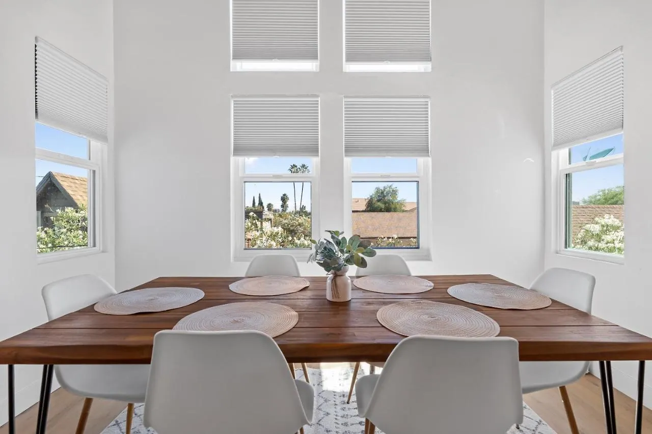 Luxurious Uptown Phoenix Townhome - Perfect Location & Sleeps 7! United States